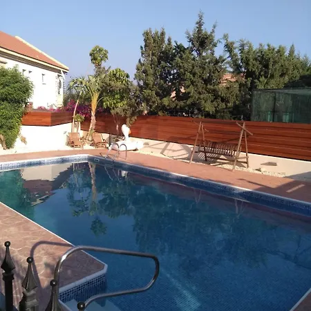 Sunny Maisonette Apartment