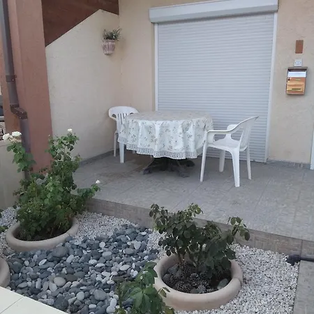 Sunny Maisonette Apartment *