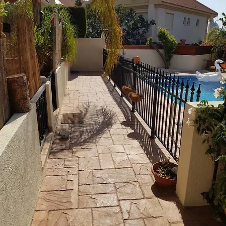Sunny Maisonette דירה
