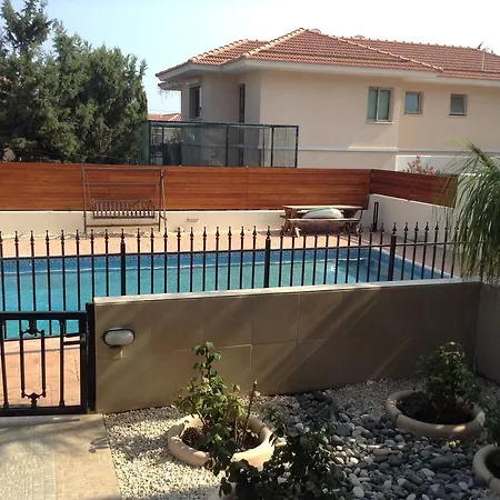 Sunny Maisonette דירה לימסול