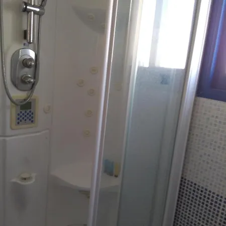 Sunny Maisonette לימסול